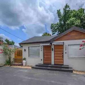 Chic Pad In Center Of Seminole Heights-322 Tampa