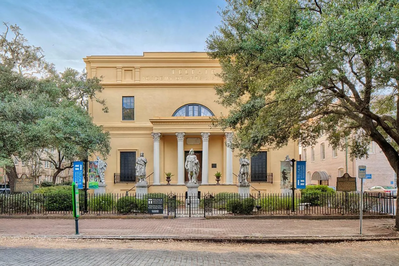Savannah Sunny Villa