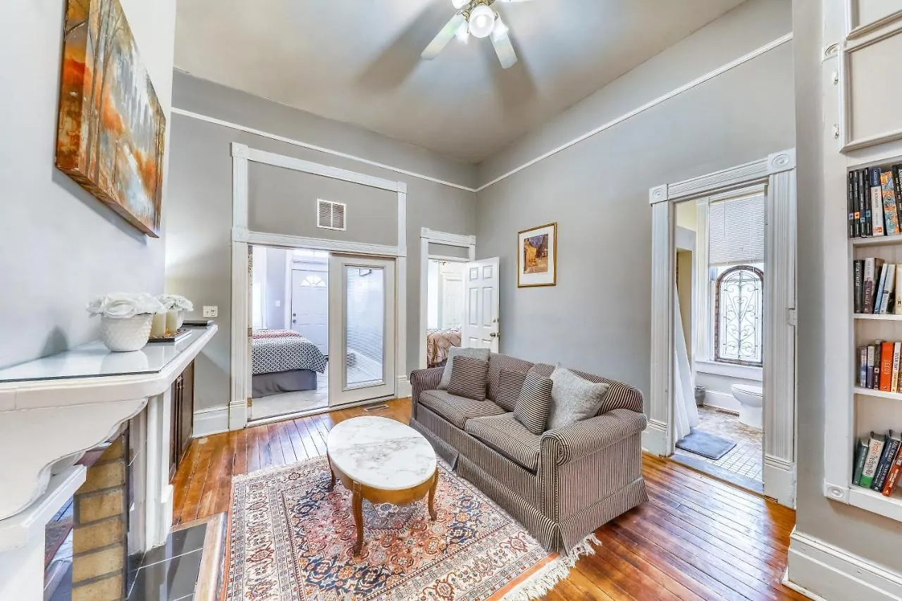 Savannah Sunny Villa