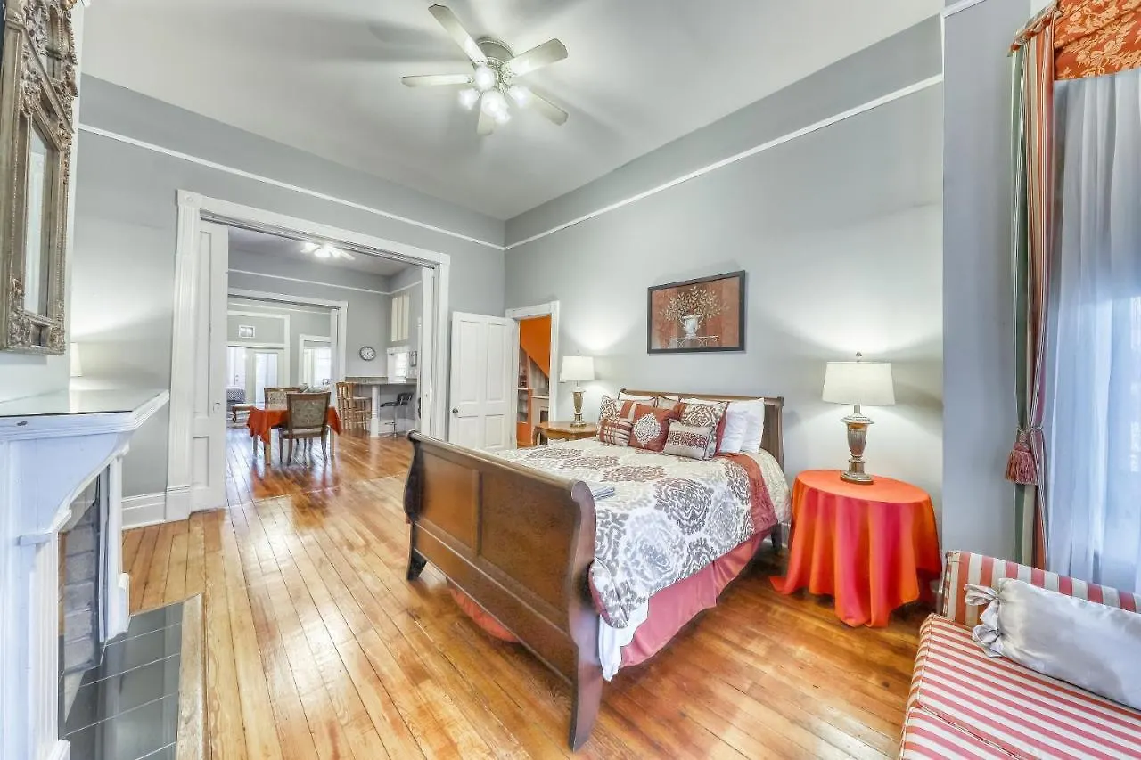Savannah Sunny Villa
