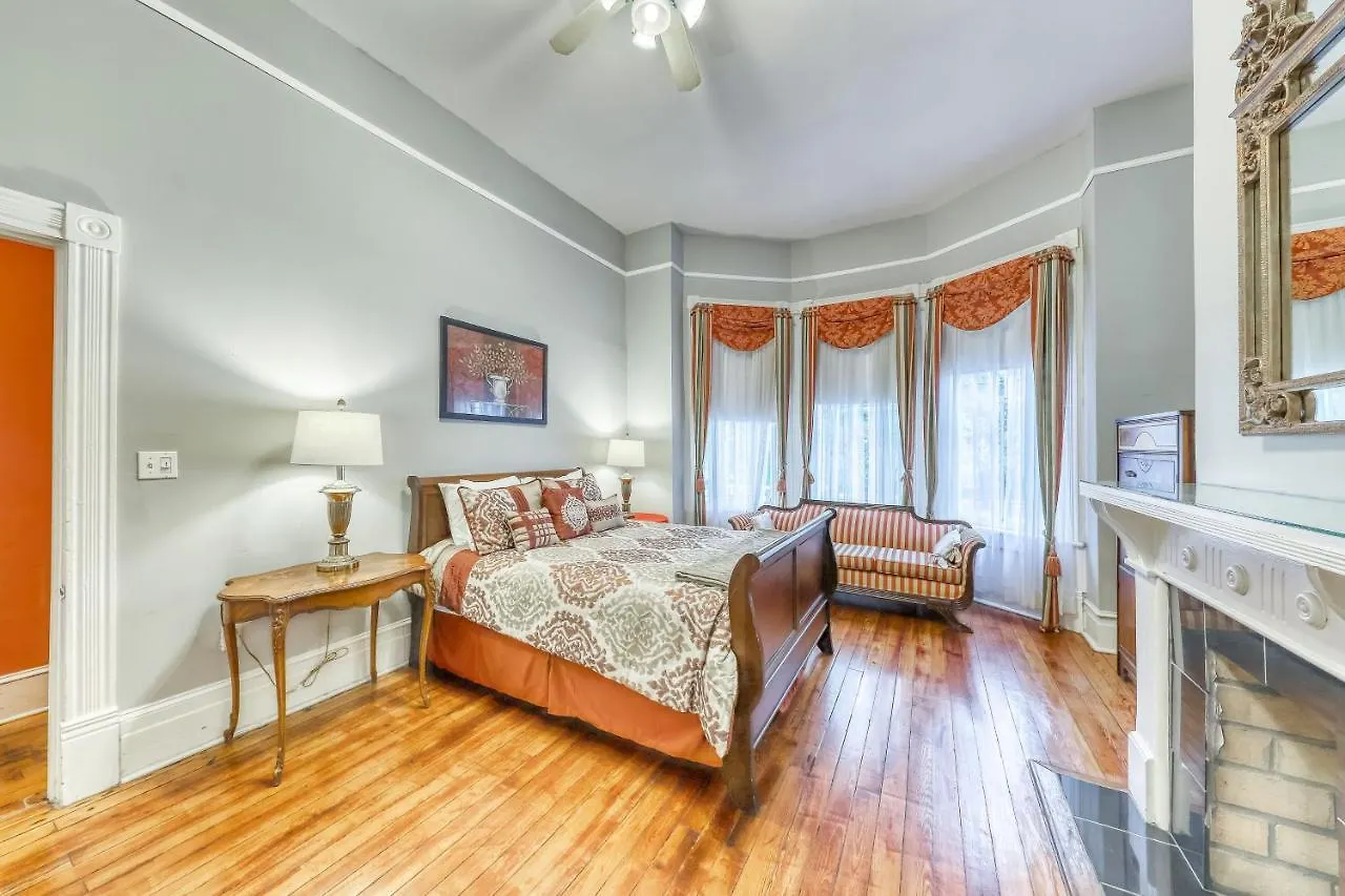 Savannah Sunny Villa